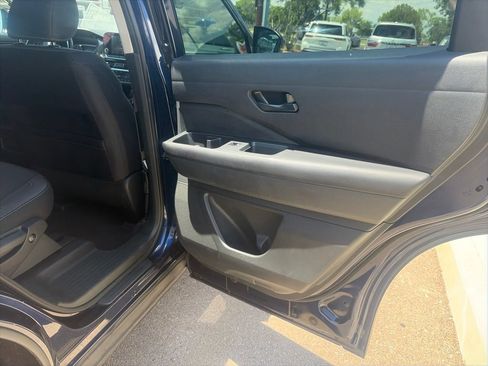 Used 2024 Nissan Pathfinder SV FWD image 10