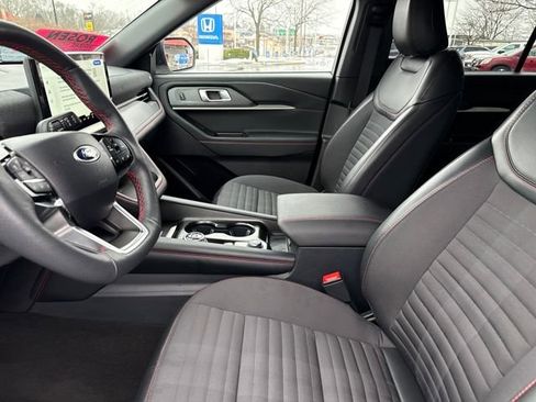 Used 2025 Ford Explorer ST-Line w/ ST-Line Street Pack image 13