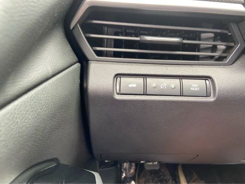 Used 2024 Nissan Altima 2.5 SR FWD image 24