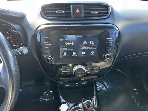Used 2018 Kia Soul ! image 16