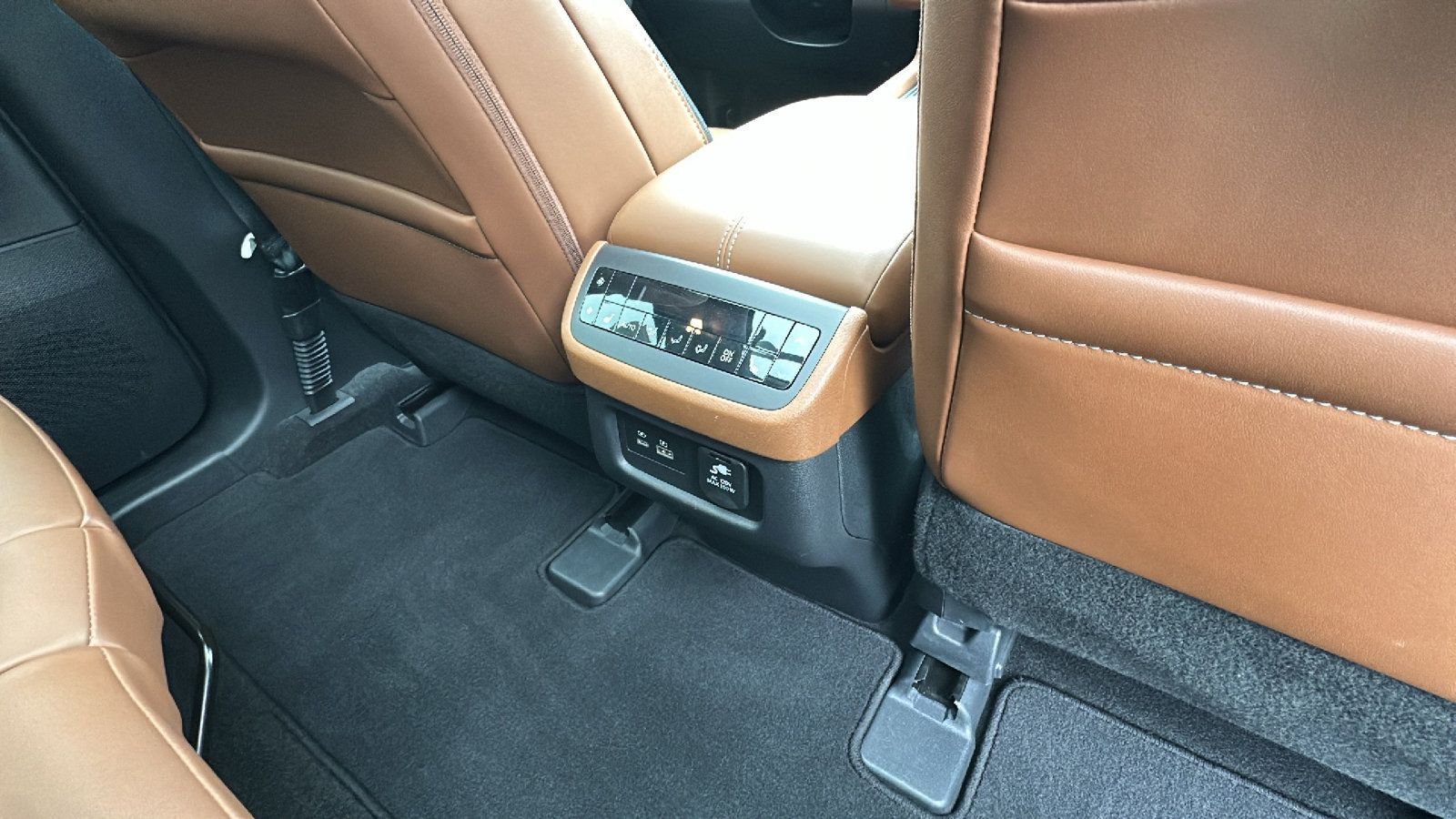 Certified 2024 Nissan Pathfinder Platinum w/ Cargo Package AWD/4WD image 26