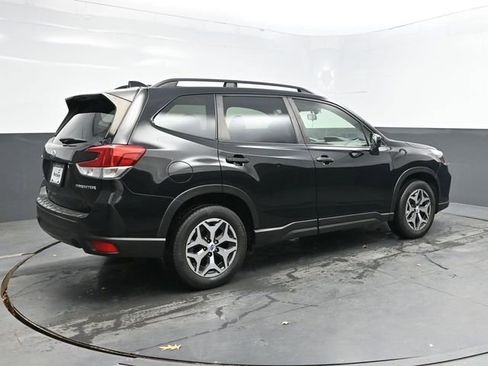 Used 2019 Subaru Forester Premium image 7
