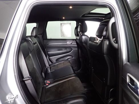 Used 2019 Jeep Grand Cherokee Altitude AWD/4WD image 36