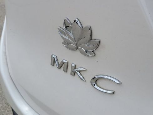 Used 2017 Lincoln MKC Reserve w/ Lincoln MKC Climate Package AWD/4WD image 9
