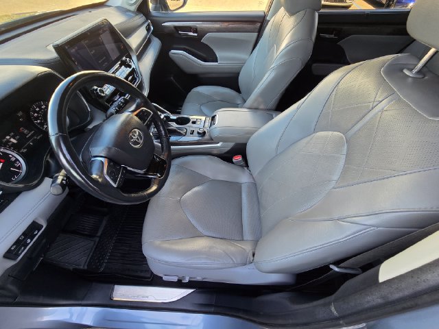 Used 2021 Toyota Highlander Platinum AWD/4WD image 22