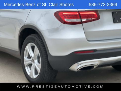 Used 2018 Mercedes-Benz GLC 300 4MATIC image 4