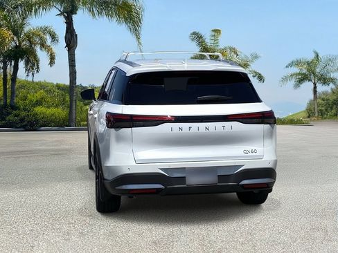 Certified 2026 INFINITI QX60 Luxe w/ Cargo Package FWD image 4