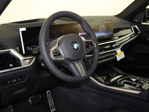 New 2026 BMW X5 xDrive40i w/ M Sport Package image 4