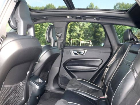 Used 2018 Volvo XC60 T6 R-Design w/ Convenience Package AWD/4WD image 29