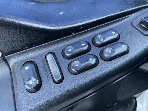 Used 2005 Ford F250 Lariat image 11