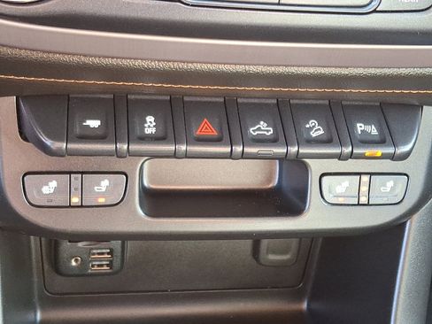 Used 2022 GMC Canyon AT4 w/ Trailering Package image 25