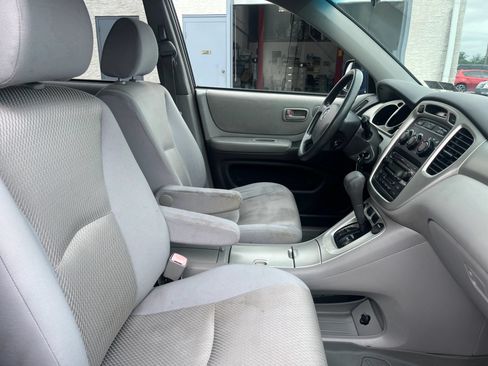 Used 2004 Toyota Highlander 4WD V6 image 10