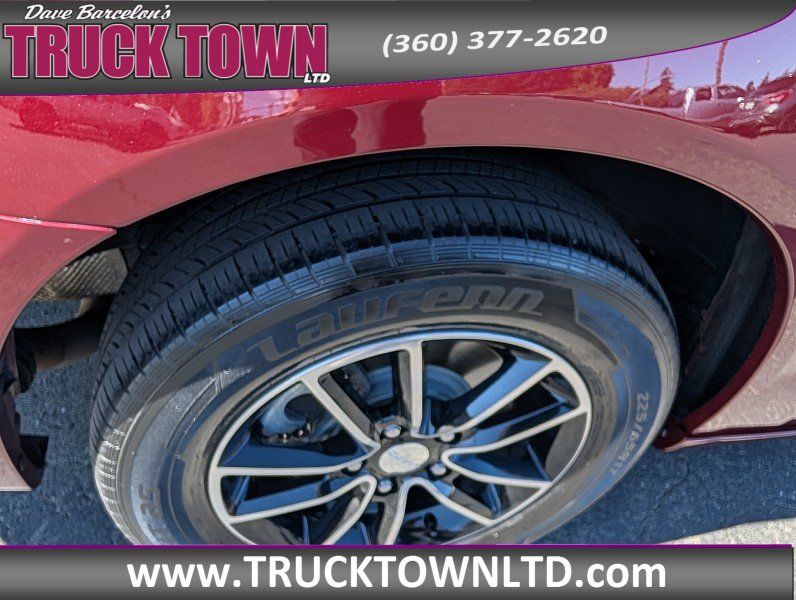 Used 2018 Dodge Grand Caravan SE FWD image 11