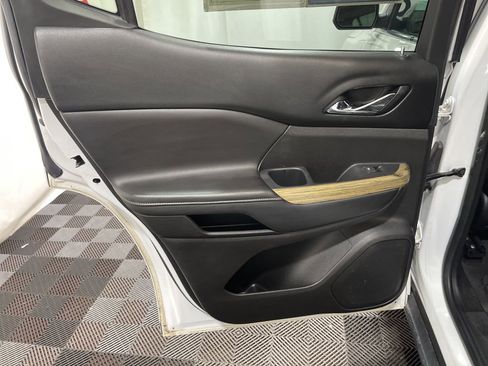 Used 2018 GMC Acadia Denali w/ Technology Package AWD/4WD image 16