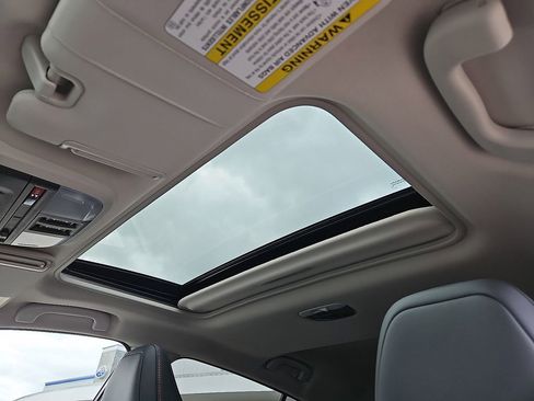 Certified 2025 Subaru Crosstrek 2.5i Limited w/ Crosstrek Mirror Package image 10