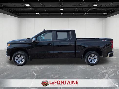 Used 2025 Chevrolet Silverado 1500 LT image 2