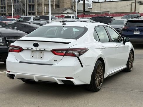 Used 2022 Toyota Corolla LE image 4