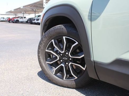 Used 2025 Chevrolet TrailBlazer ACTIV FWD image 11