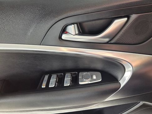 Used 2025 Genesis G70 2.5T RWD image 22