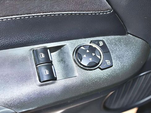 Used 2016 Ford Mustang Coupe image 9