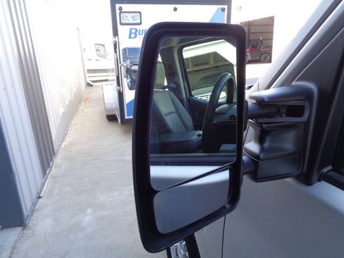 Used 2019 Nissan NV 3500 SL RWD image 54