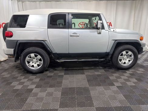 Used 2008 Toyota FJ Cruiser 4WD image 13