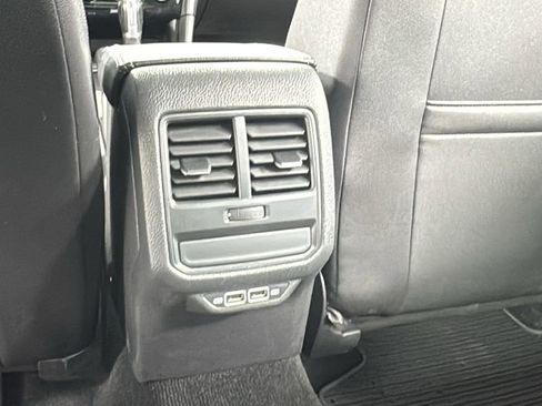 Used 2020 Volkswagen Passat 2.0T R-Line image 36