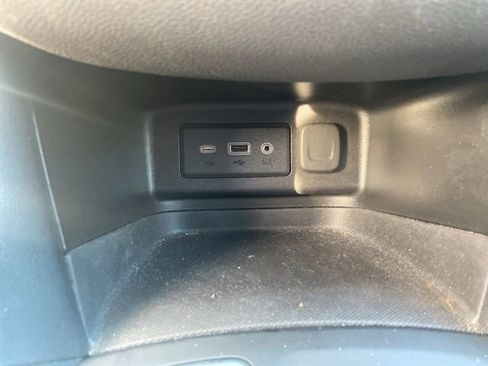 Used 2022 Chevrolet Equinox LT image 24