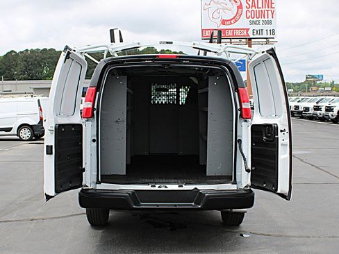 Used 2024 GMC Savana 2500 w/ Driver Convenience Package RWD image 17