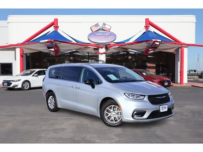 Used 2024 Chrysler Pacifica Touring-L