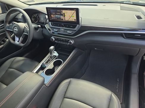 Certified 2024 Nissan Altima 2.5 SR w/ SR Premium Package image 11