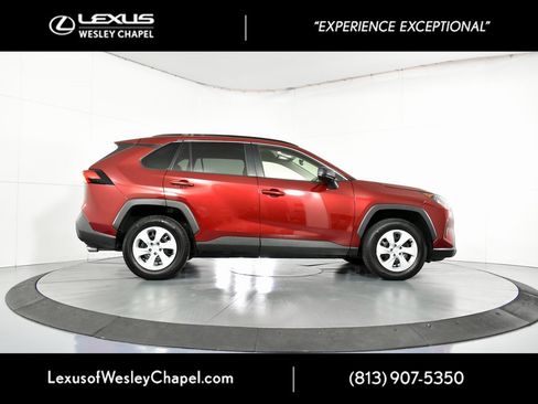 Used 2021 Toyota RAV4 LE image 4