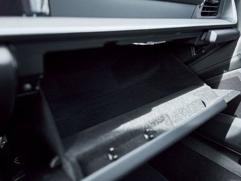 Used 2024 Porsche 911 Turbo image 73