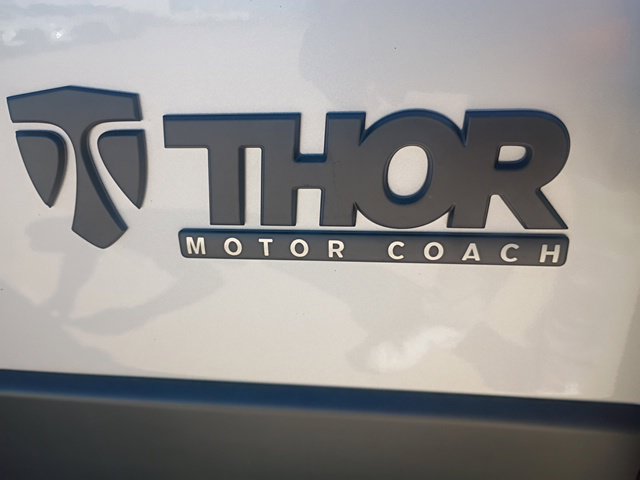 Used 2024 RAM ProMaster 3500 w/ Storage Group FWD image 30