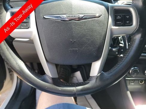 Used 2013 Chrysler 200 Touring w/ S Exterior Appearance Pkg FWD image 9