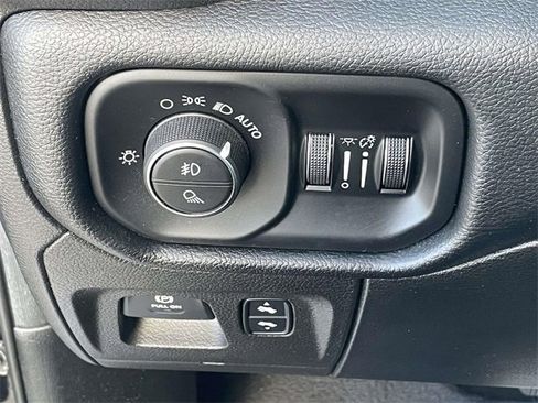 Used 2019 RAM 1500 Big Horn image 18