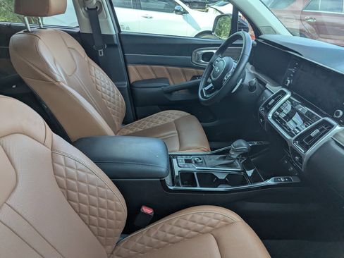Certified 2023 Kia Sorento SX Prestige image 7