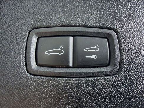 Used 2022 Porsche Cayenne Turbo AWD/4WD image 24