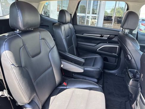 Used 2024 Kia Telluride S FWD image 10