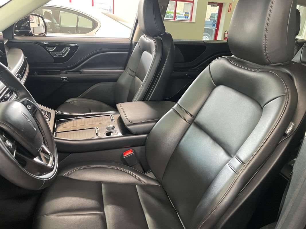Used 2023 Lincoln Aviator AWD image 18