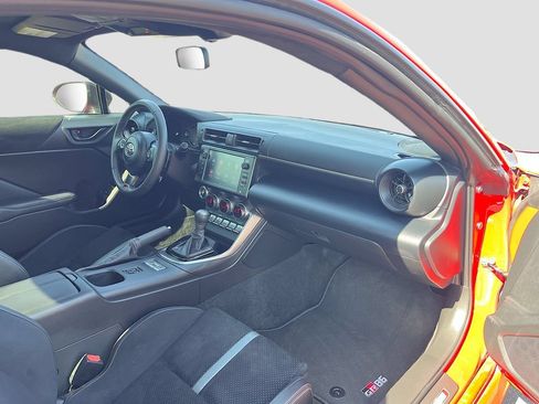 Used 2025 Toyota GR86 Premium RWD image 27
