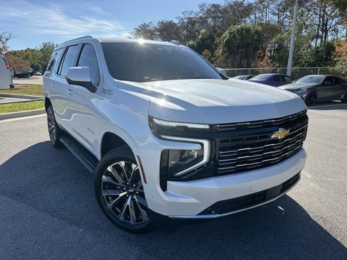 Used 2025 Chevrolet Tahoe High Country image 2