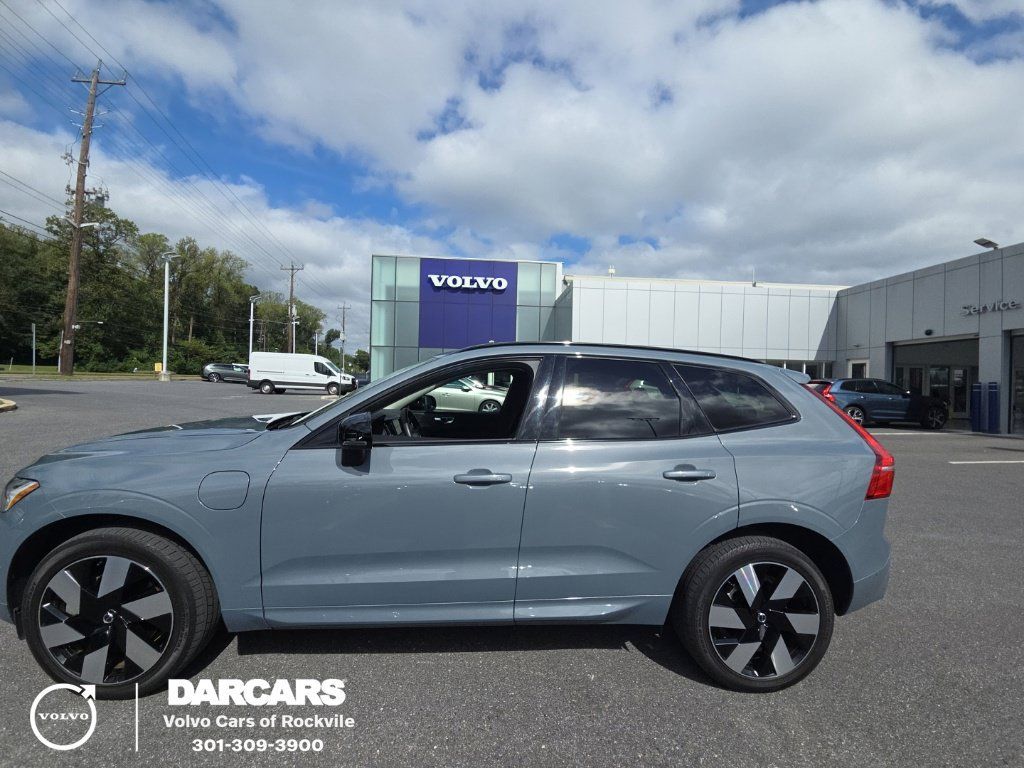 Certified 2024 Volvo XC60 T8 Plus w/ Climate Package AWD/4WD image 1