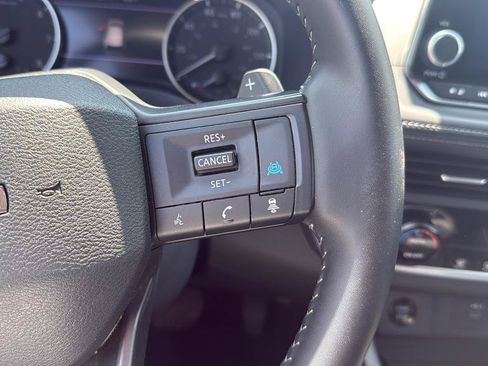 Used 2025 Nissan Rogue SV AWD/4WD image 26
