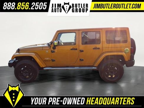 Used 2014 Jeep Wrangler Unlimited Sahara w/ Dual Top Group AWD/4WD image 19