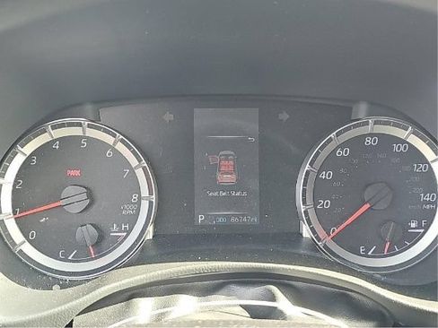 Used 2022 Toyota Highlander L FWD image 7