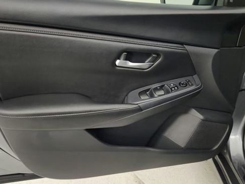 Used 2024 Nissan Sentra SV FWD image 23