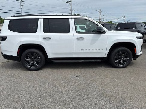 New 2026 Jeep Grand Wagoneer Limited AWD/4WD image 6