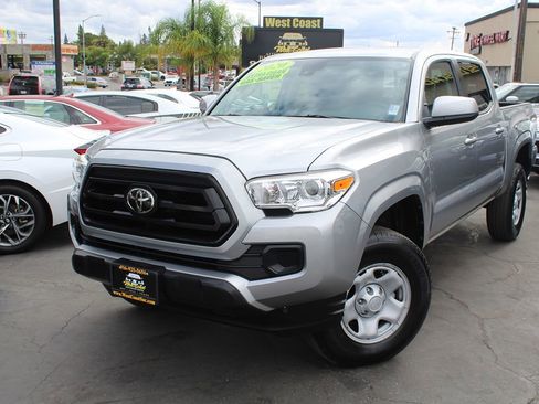 Used 2020 Toyota Tacoma SR w/ SR Convenience Package image 2