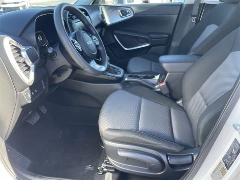 Certified 2023 Kia Soul LX w/ Option Group 015 image 8